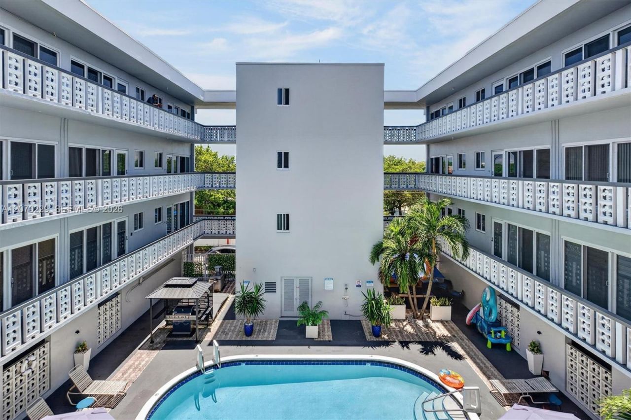 1818 Rodman St , Unit 3B, Hollywood, FL 33020 Photo