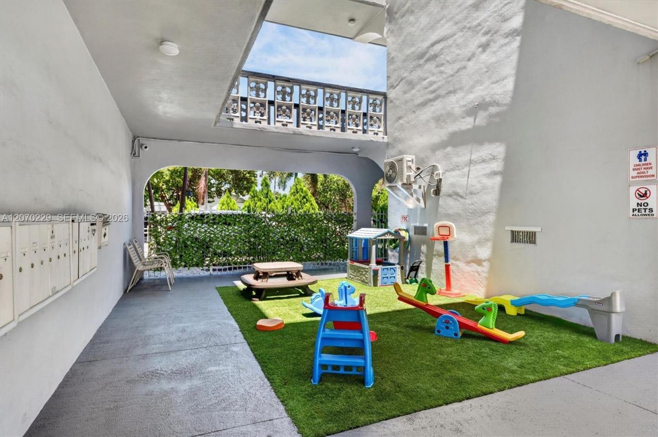 1818 Rodman St , Unit 3B, Hollywood, FL 33020 Photo