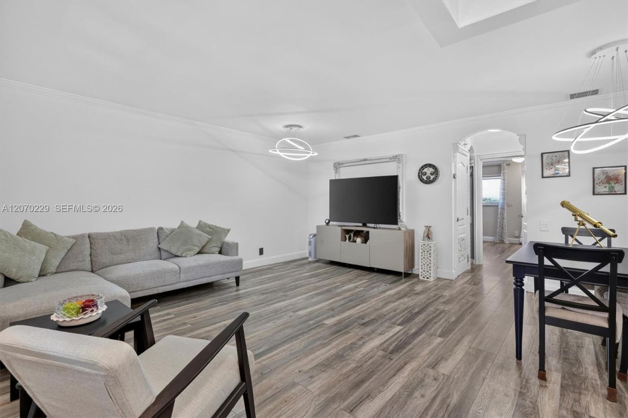 1818 Rodman St , Unit 3B, Hollywood, FL 33020 Photo