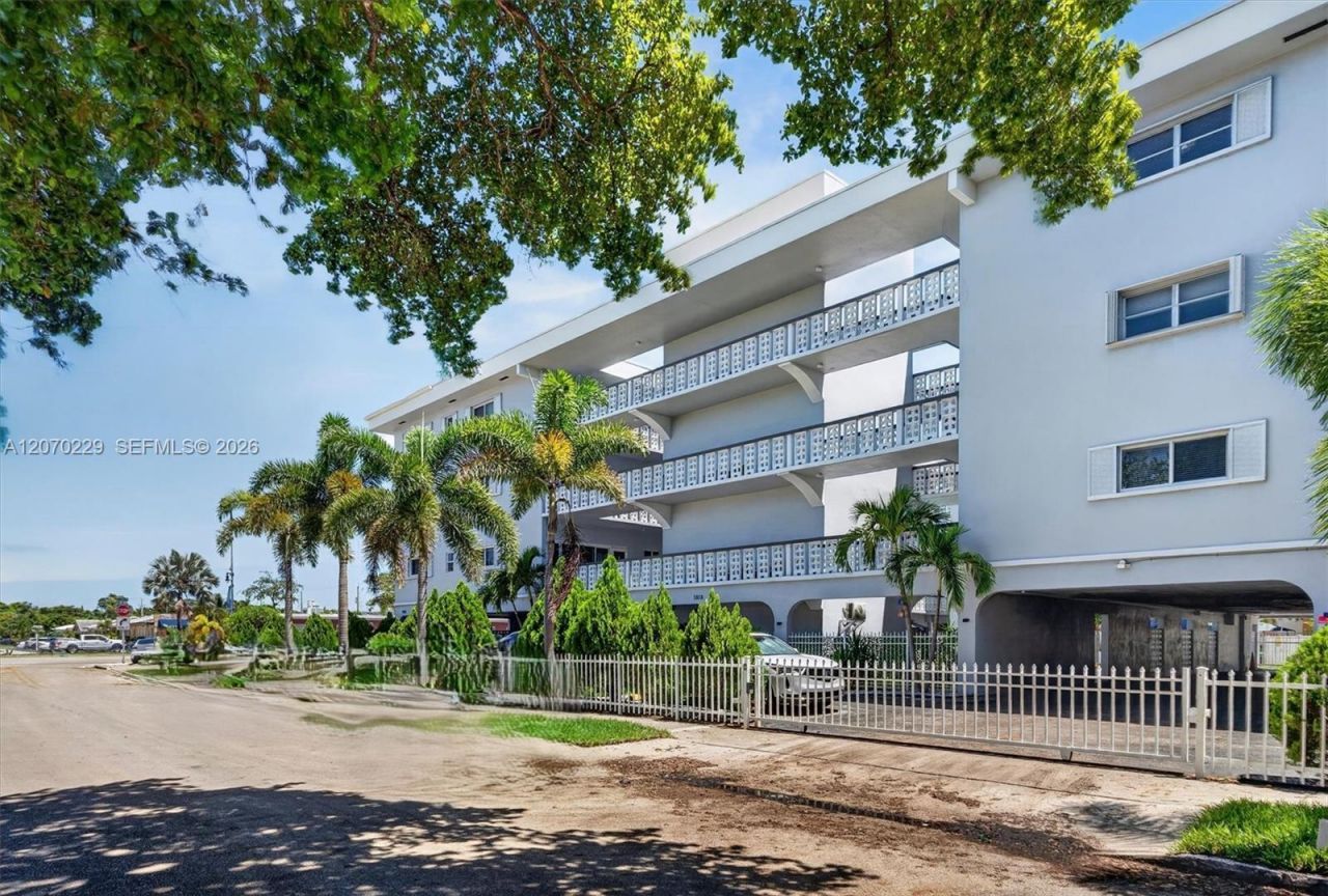 1818 Rodman St , Unit 3B, Hollywood, FL 33020 Photo