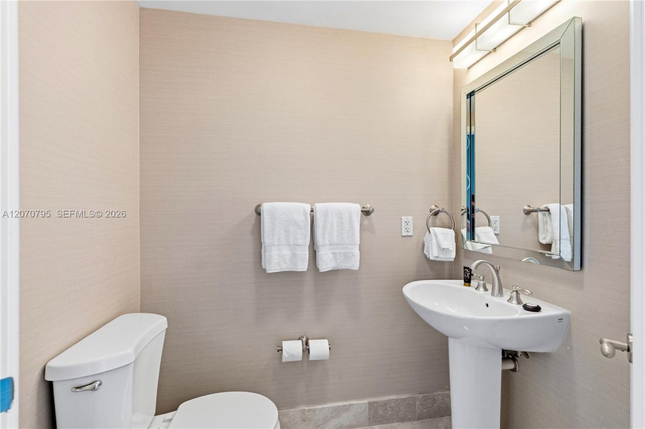 4401 Collins Ave , Unit 1915/1917, Miami Beach, FL 33140 Photo