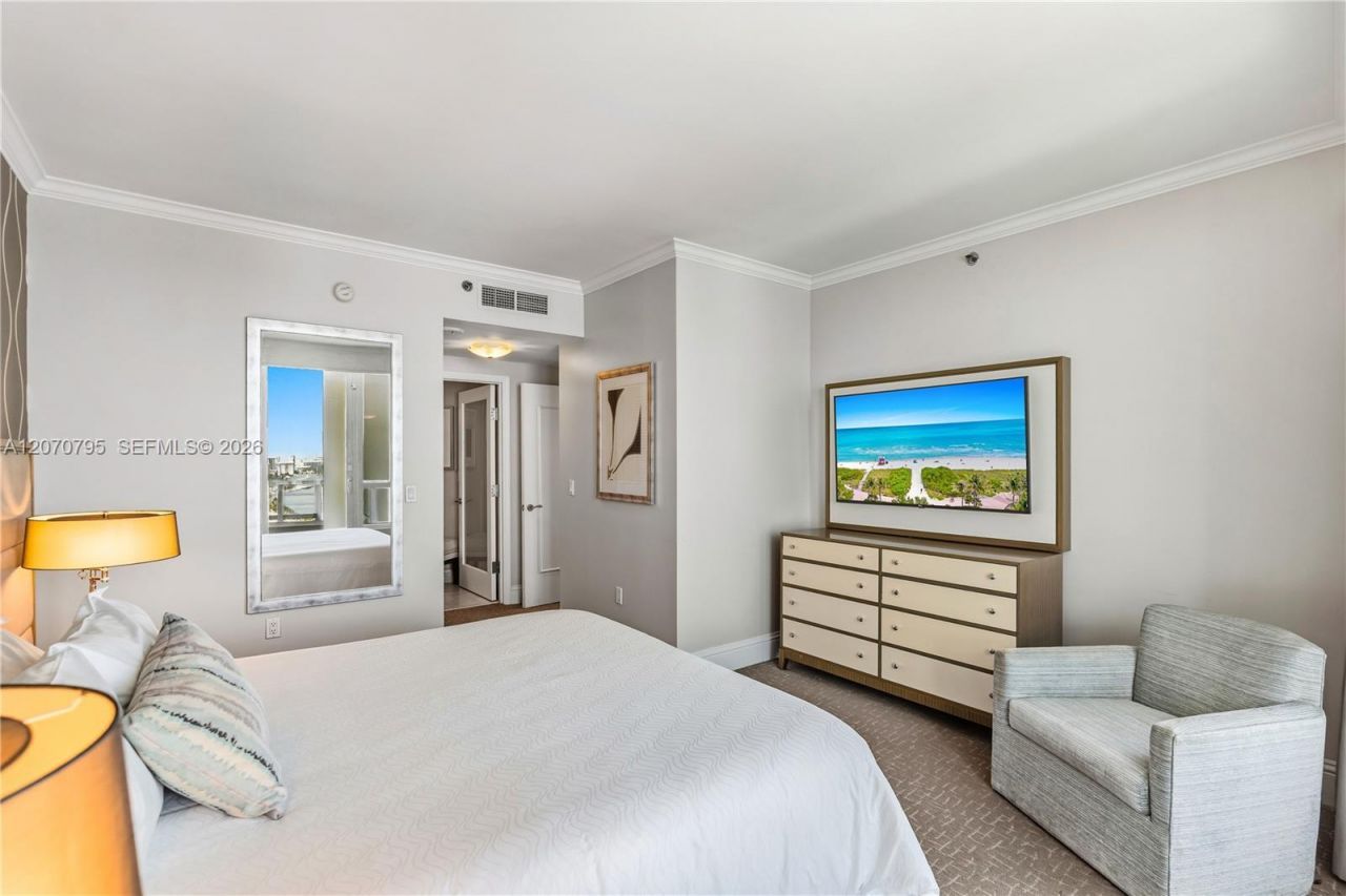 4401 Collins Ave , Unit 1915/1917, Miami Beach, FL 33140 Photo