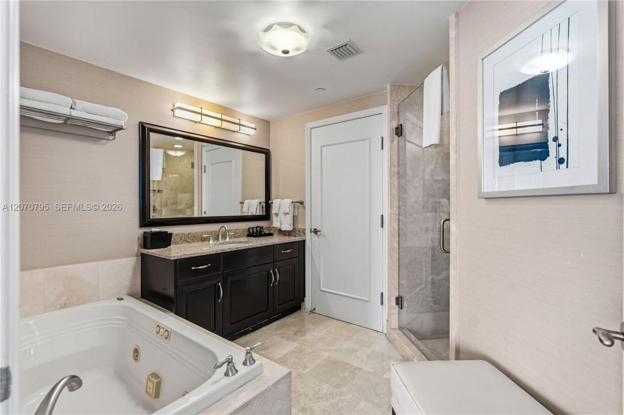 4401 Collins Ave , Unit 1915/1917, Miami Beach, FL 33140 Photo