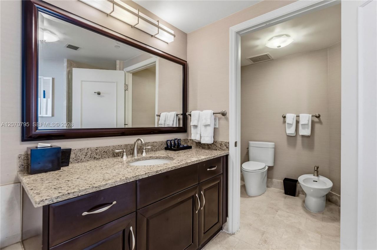 4401 Collins Ave , Unit 1915/1917, Miami Beach, FL 33140 Photo