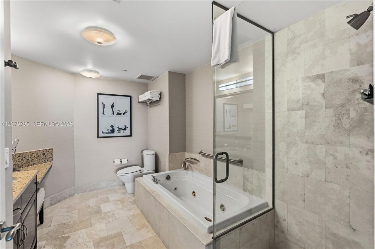 4401 Collins Ave , Unit 1915/1917, Miami Beach, FL 33140 Photo