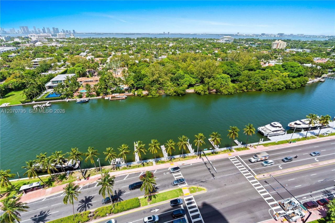 4401 Collins Ave , Unit 1915/1917, Miami Beach, FL 33140 Photo