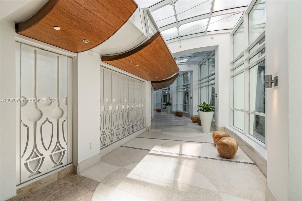 4401 Collins Ave , Unit 1915/1917, Miami Beach, FL 33140 Photo