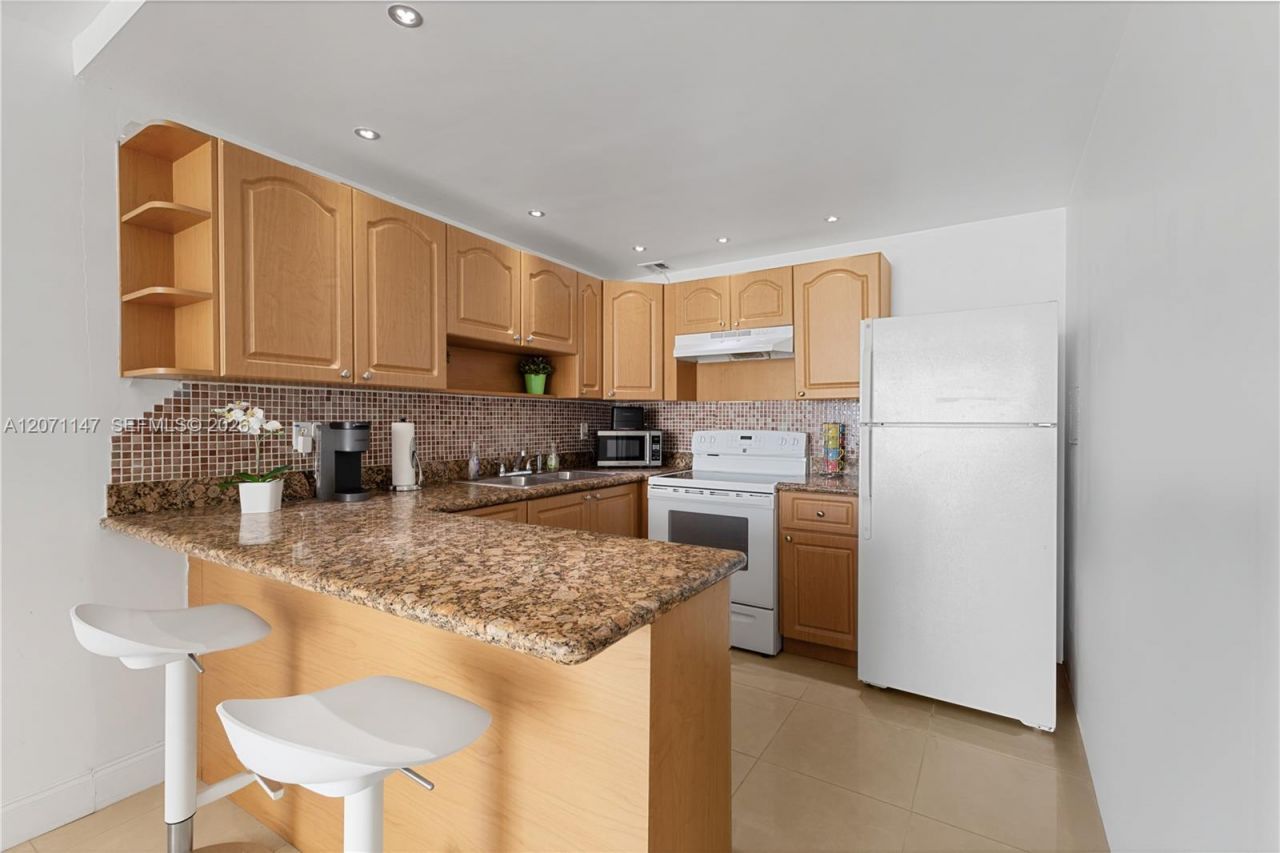 401 Ocean Dr , Unit 607, Miami Beach, FL 33139 Photo