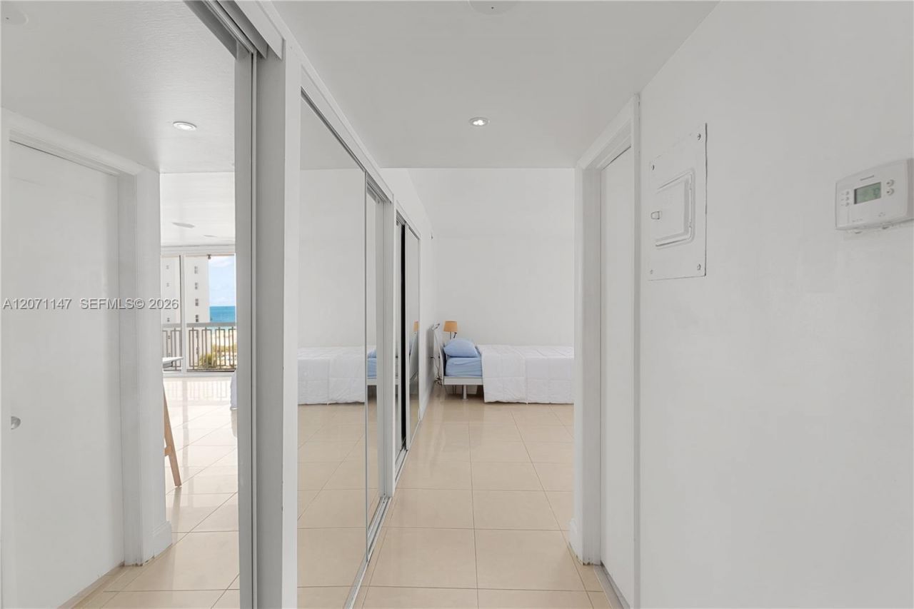 401 Ocean Dr , Unit 607, Miami Beach, FL 33139 Photo