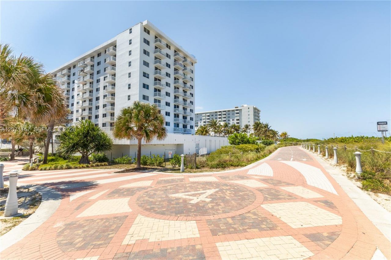 401 Ocean Dr , Unit 607, Miami Beach, FL 33139 Photo