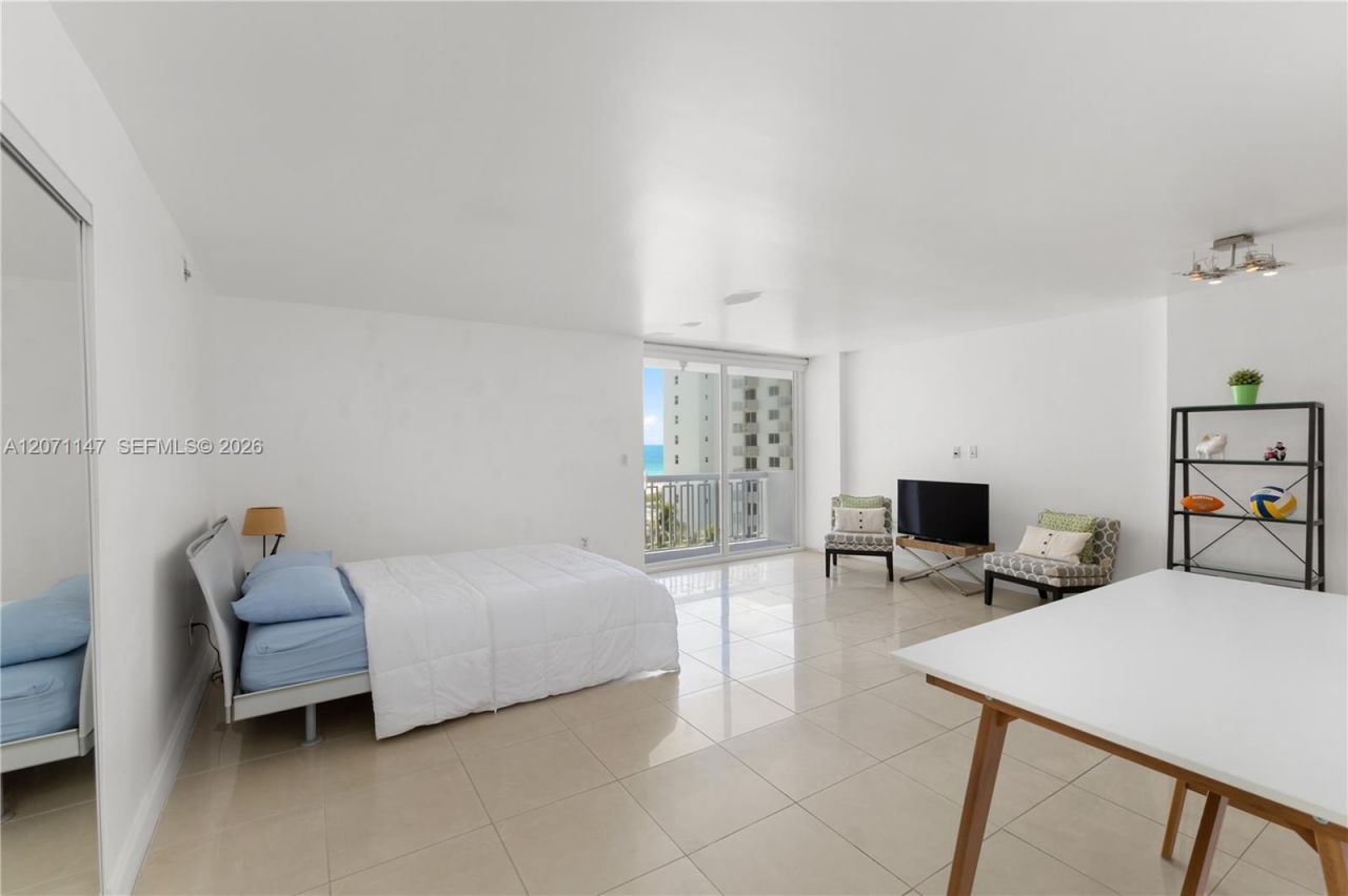 401 Ocean Dr , Unit 607, Miami Beach, FL 33139 Photo