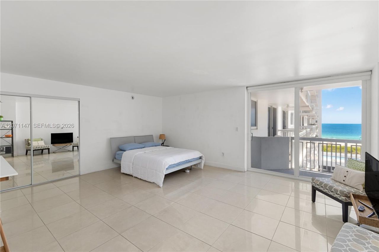 401 Ocean Dr , Unit 607, Miami Beach, FL 33139 Photo