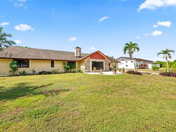 22100 194th Avenue , Miami, FL 33170