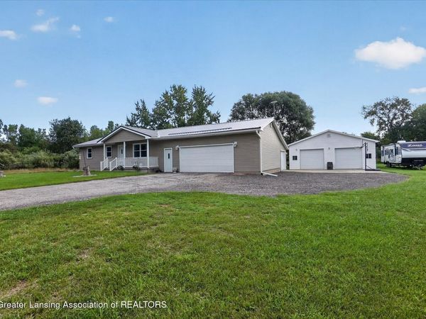 9601 Woodlawn Court, Perrinton, MI 48871