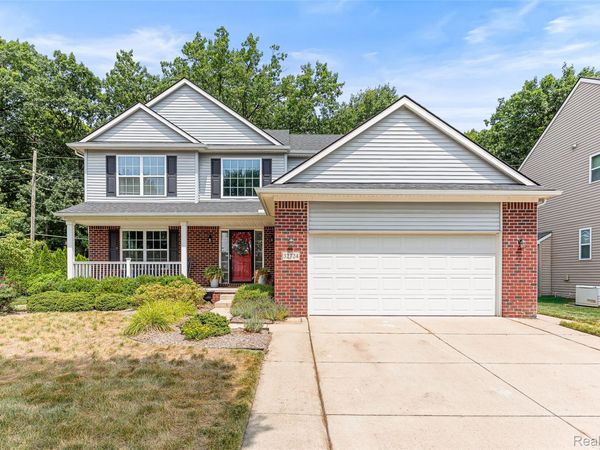 32724 Laurelwood Court, Farmington, Mi 48336