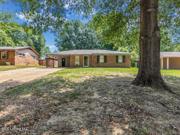 5698 Crestwood Drive, Horn Lake, MS 38637