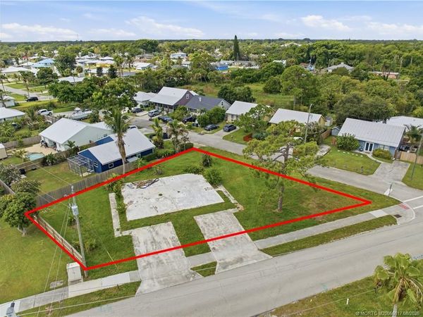 4972 SE Primrose Way , Stuart, FL 34997