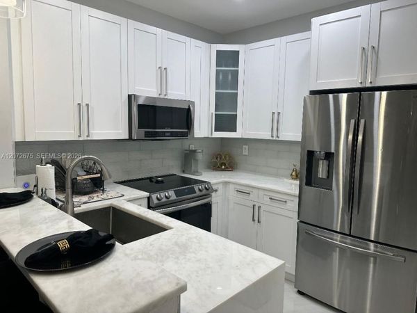 7690 S Southwood Cir , Davie, FL 33328