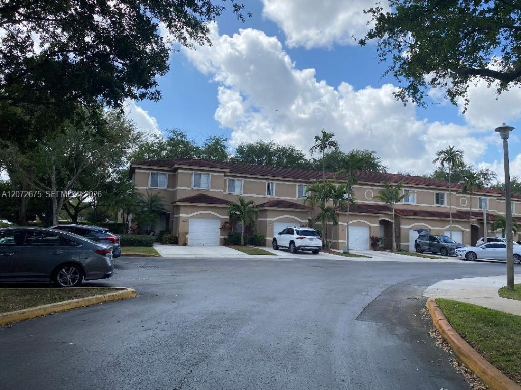 7690 S Southwood Cir , Davie, FL 33328 Photo