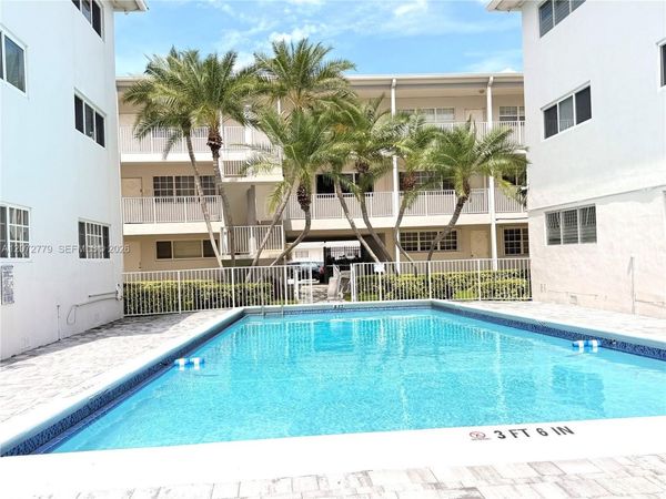 462 Golden Isles Dr , Unit 305, Hallandale Beach, FL 33009