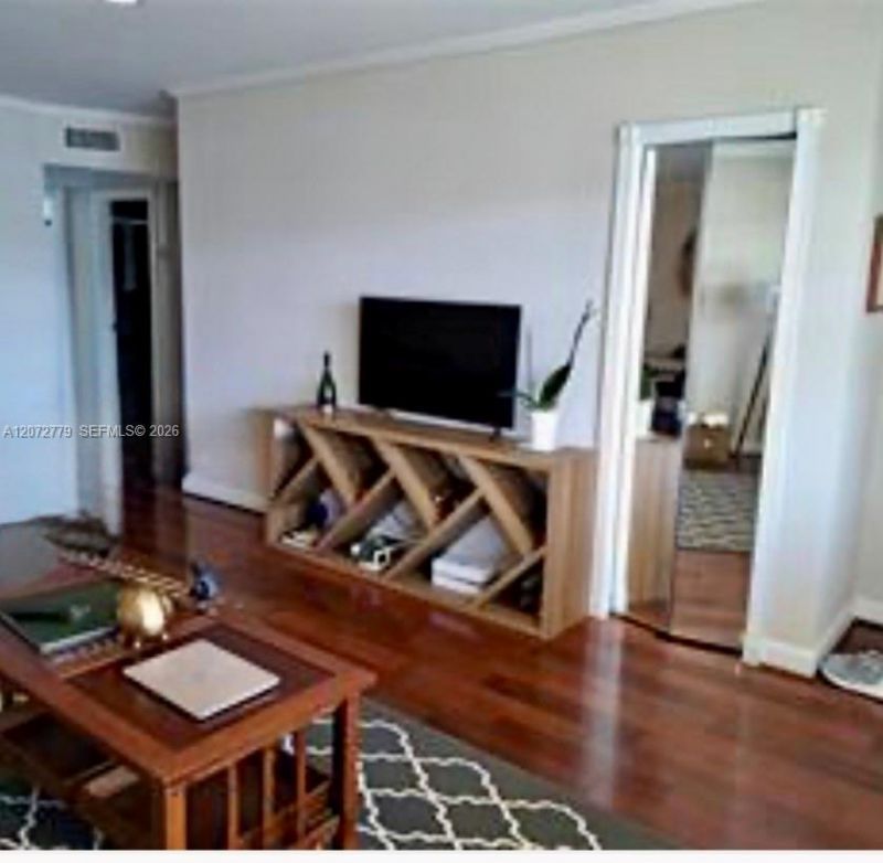 462 Golden Isles Dr , Unit 305, Hallandale Beach, FL 33009 Photo