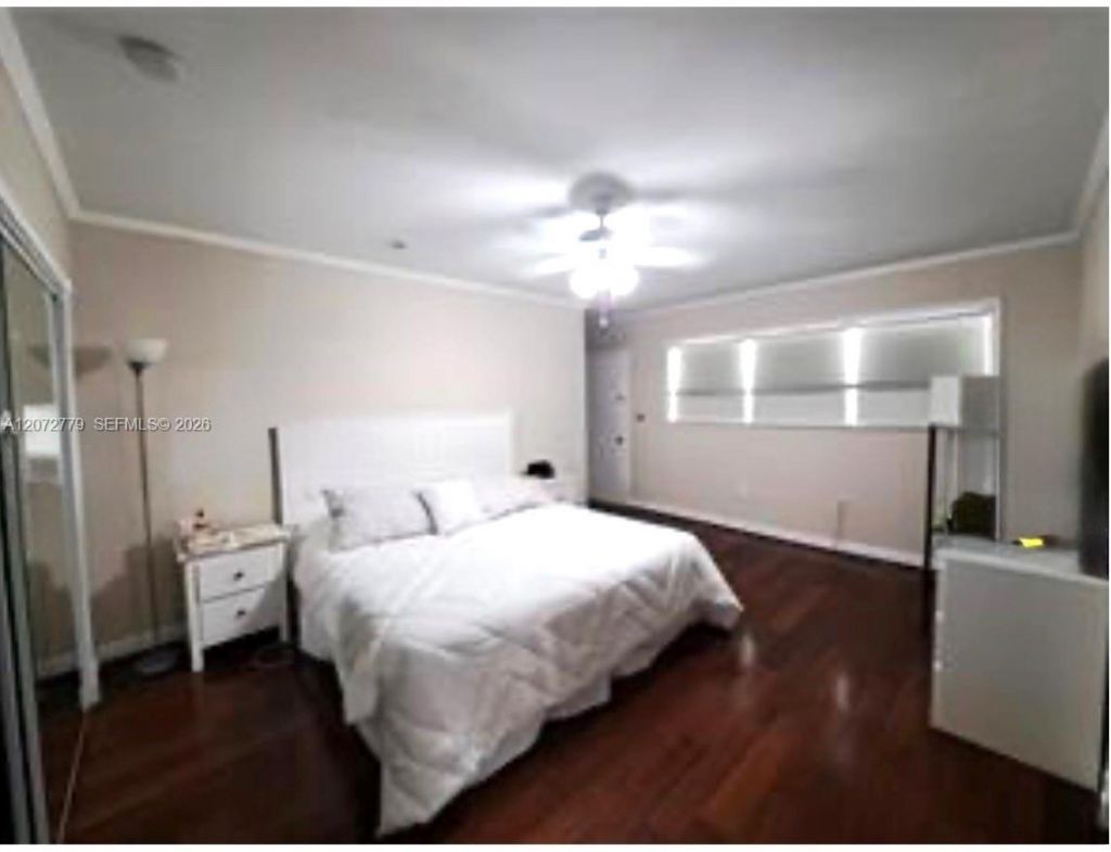 462 Golden Isles Dr , Unit 305, Hallandale Beach, FL 33009 Photo