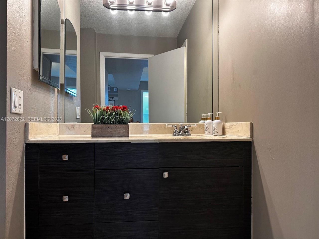 6700 Cypress Rd , Unit 111, Plantation, FL 33317 Photo