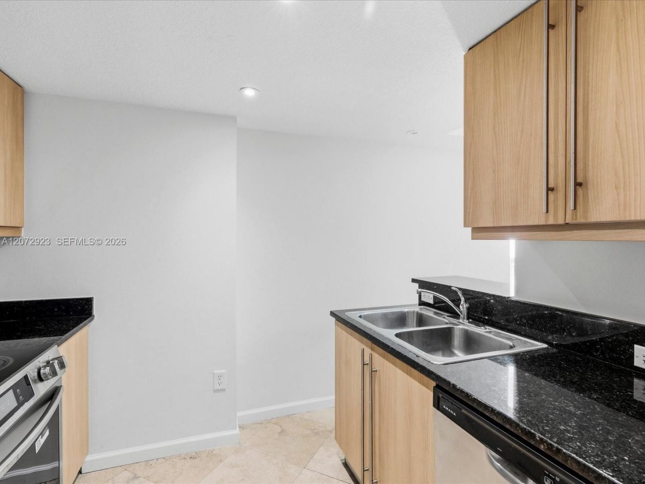 7600 Collins Ave, Unit 703, Miami Beach, FL 33141 Photo