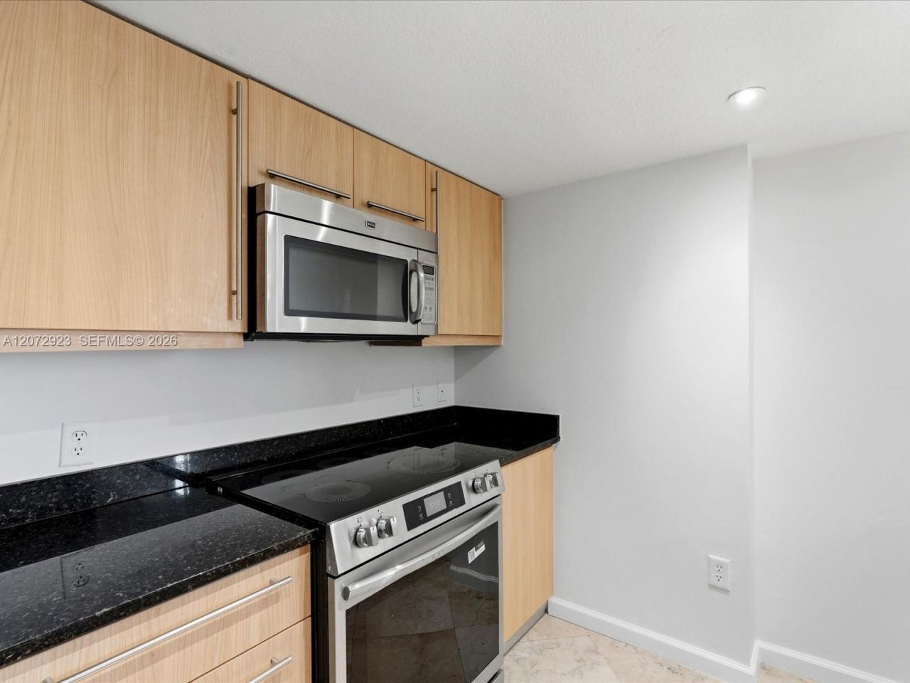 7600 Collins Ave, Unit 703, Miami Beach, FL 33141 Photo