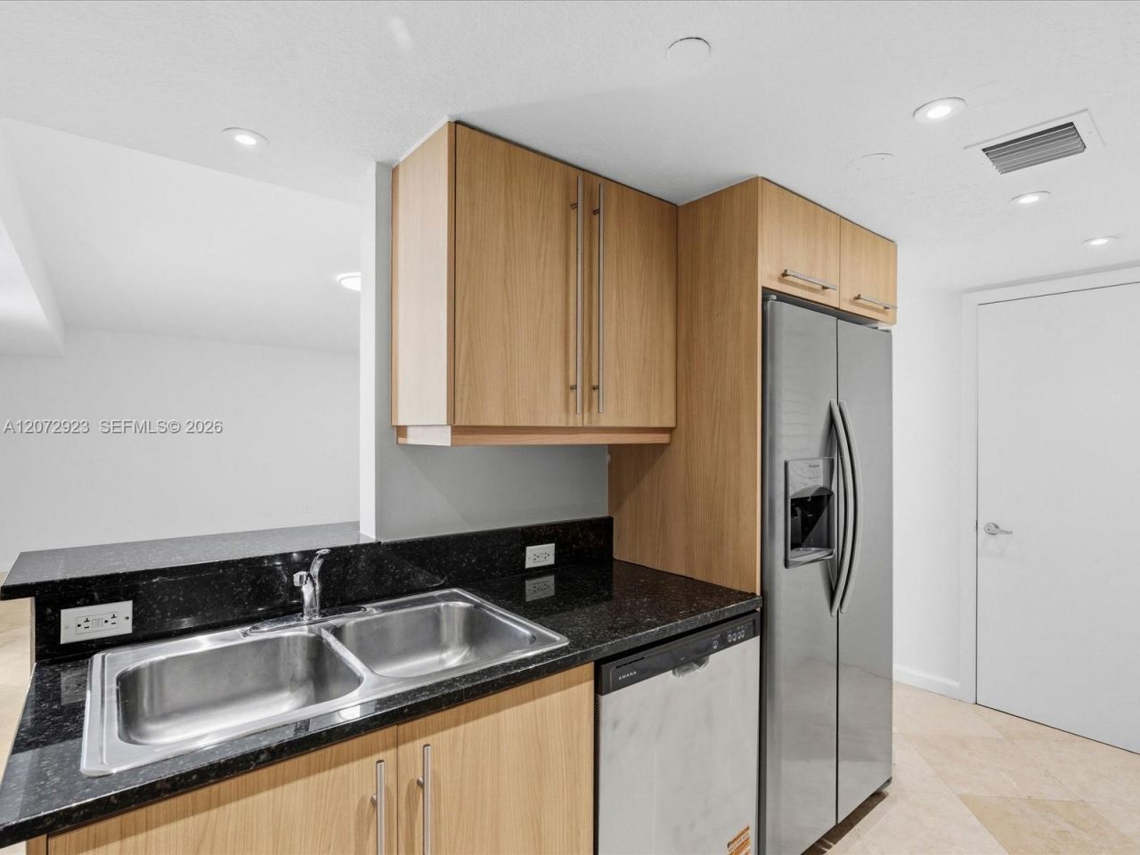 7600 Collins Ave, Unit 703, Miami Beach, FL 33141 Photo
