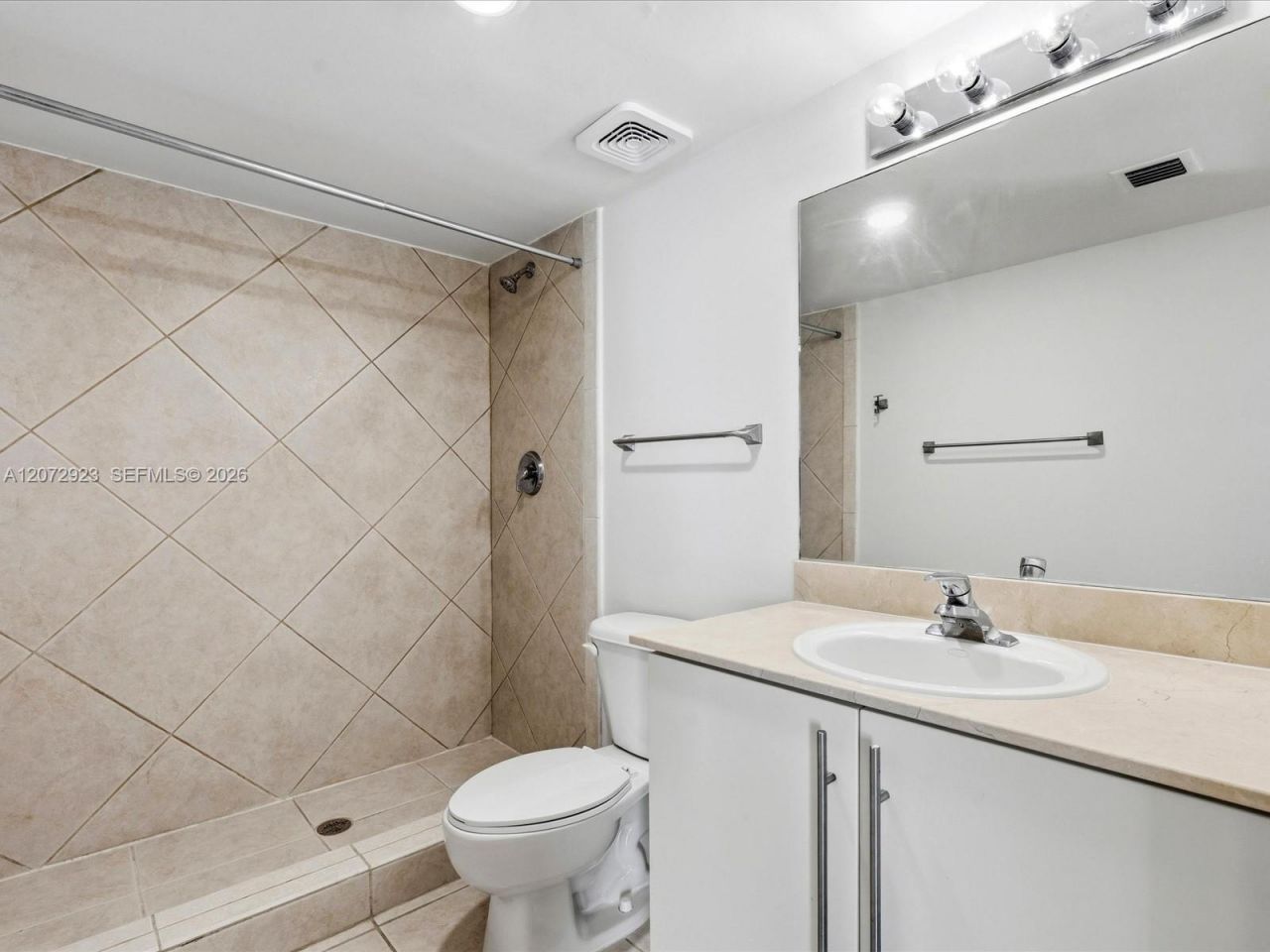 7600 Collins Ave, Unit 703, Miami Beach, FL 33141 Photo