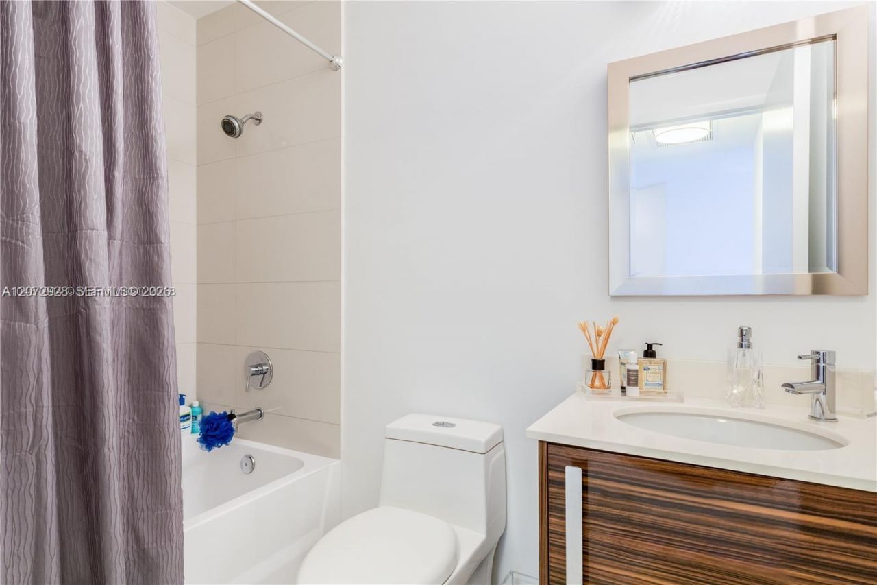 2020 N Bayshore Dr, Unit 1009, Miami, FL 33137 Photo