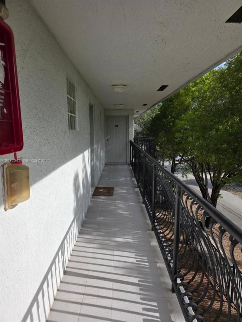 3090 Bird Av , Unit 303, Coconut Grove, FL 33133 Photo