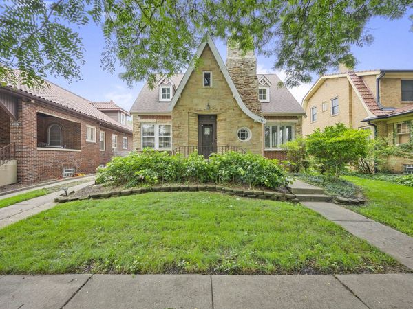10505 S Leavitt Street , Chicago, IL 60643