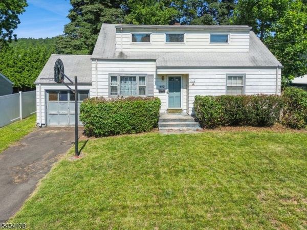 442 Oakridge Ave, North Plainfield, NJ 07063