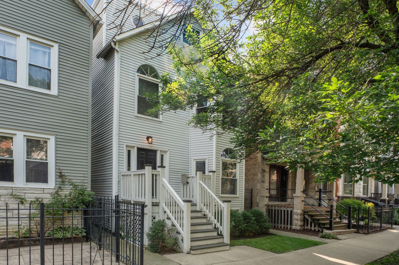 2527 N Washtenaw Avenue, Chicago, IL 60647 Main Photo