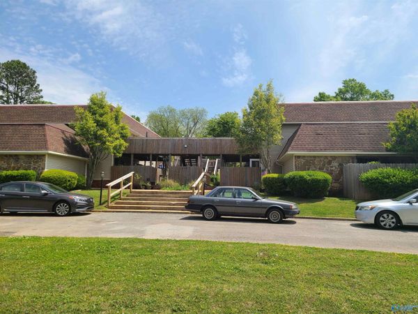 1614 SE Somerville Road, Decatur, AL 35601