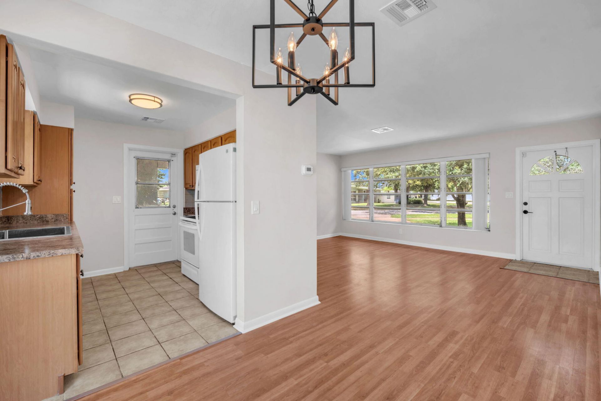 145 Greenbrier Drive, Palm Springs, FL 33461 Photo