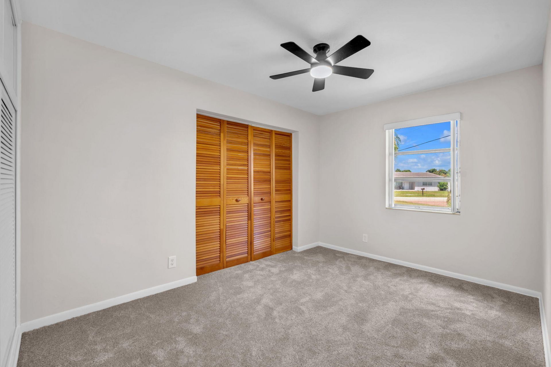 145 Greenbrier Drive, Palm Springs, FL 33461 Photo