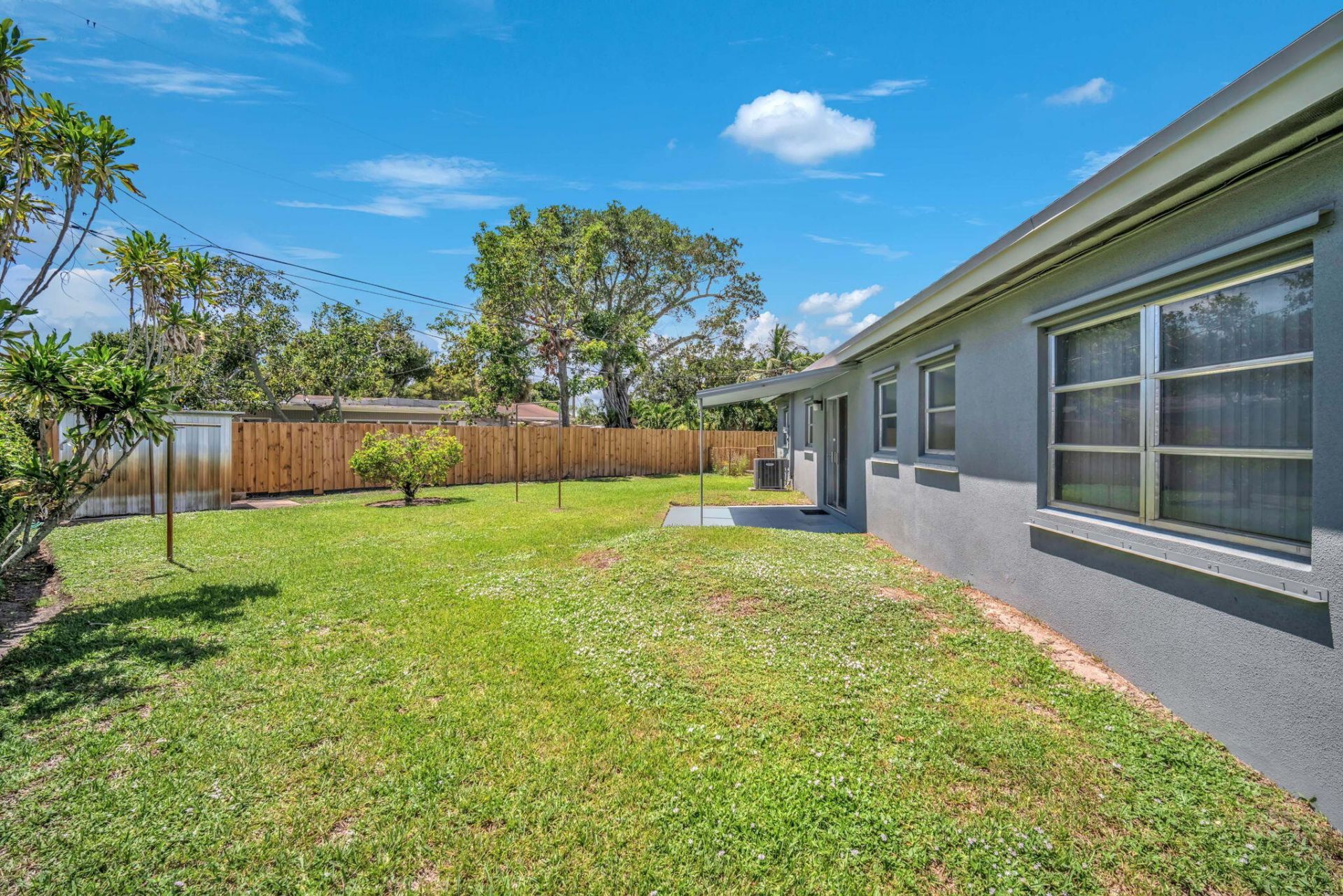145 Greenbrier Drive, Palm Springs, FL 33461 Photo
