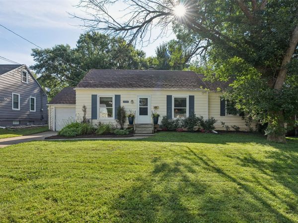 3635 67th Street, Urbandale, IA 50322