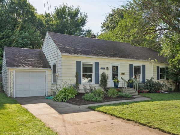 3635 67th Street, Urbandale, IA 50322
