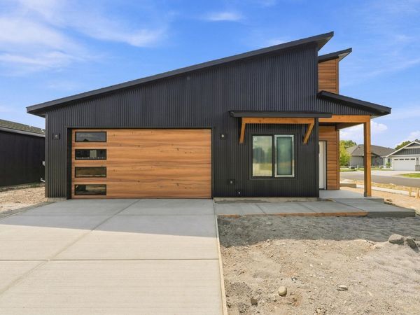 17422 E Maxwell Ave, Greenacres, WA 99016
