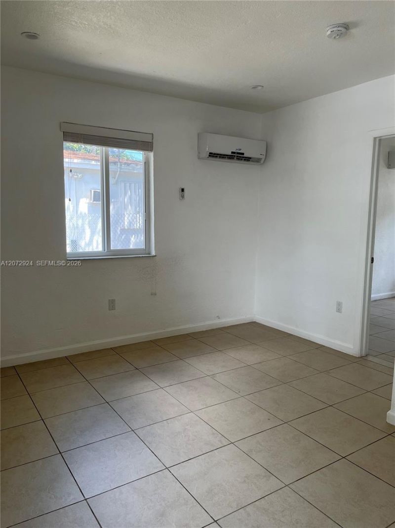 6331 NE 4th Ct , Unit 1, Miami, FL 33138 Photo