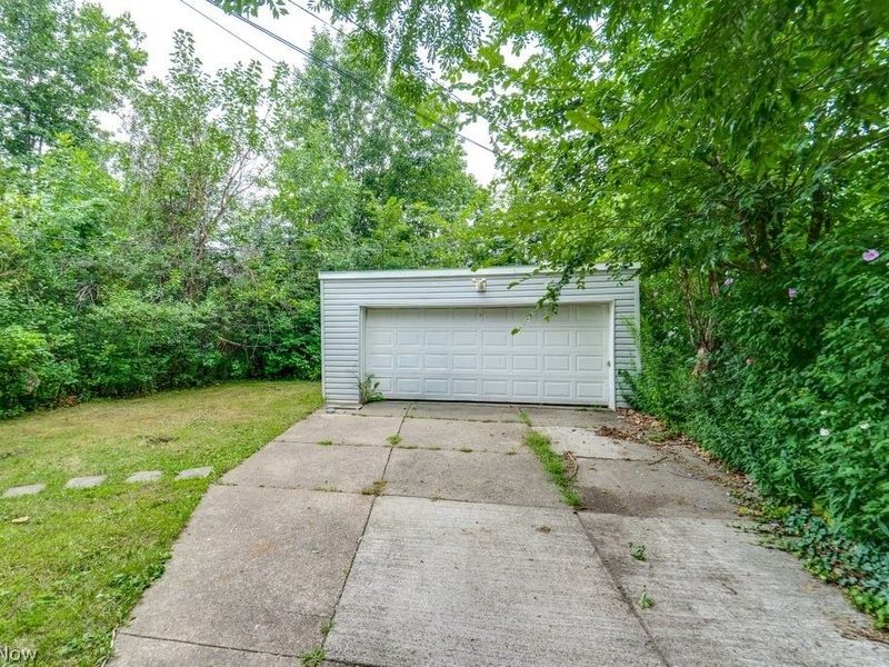 3860 E 155th Street, Cleveland, OH 44128 Photo 2