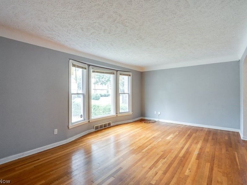 3860 E 155th Street, Cleveland, OH 44128 Photo 8