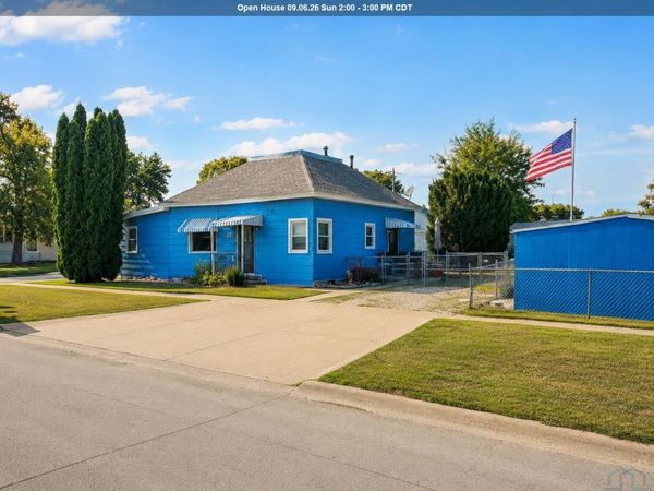 201 E 8th, South Sioux City, NE 68776