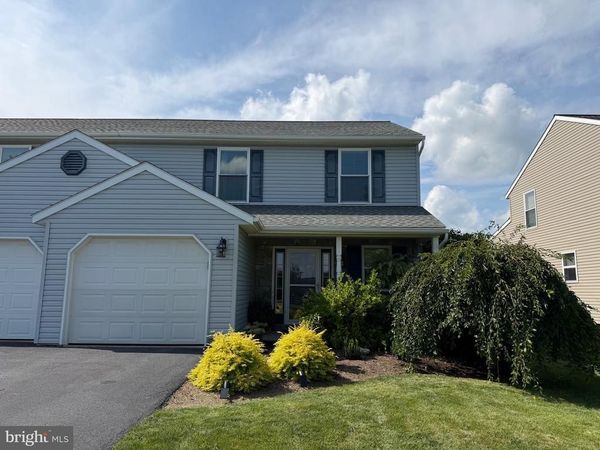 566 DAISY DRIVE, NEW HOLLAND, PA 17557