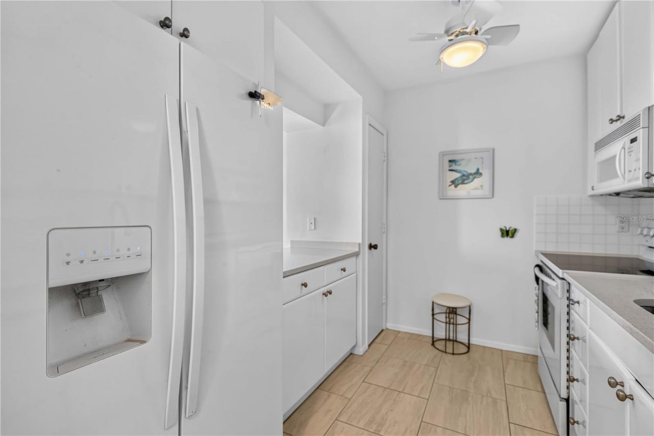 1212 Ben Franklin Drive, Unit 1205, Sarasota, FL 34236 Photo