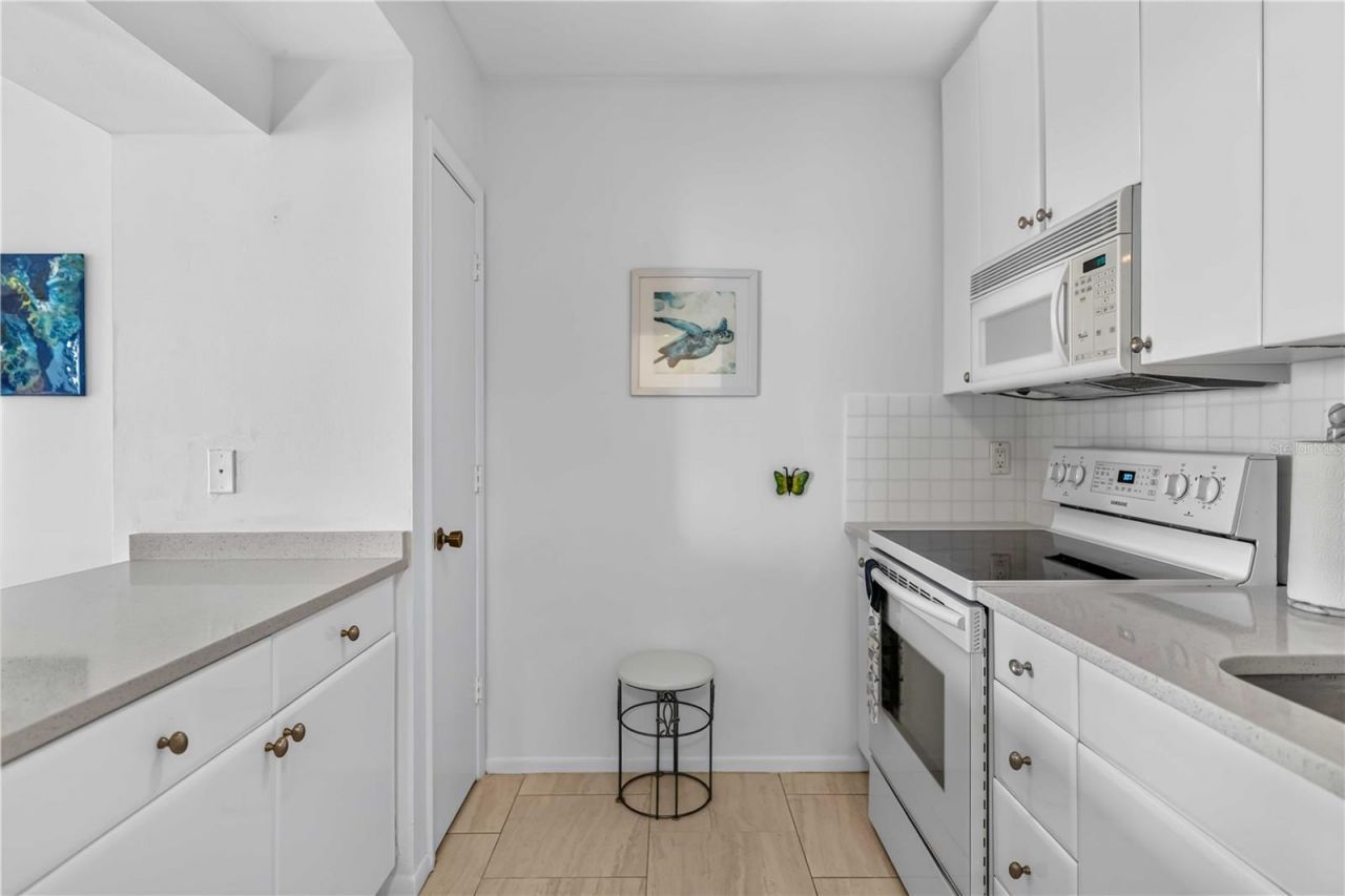 1212 Ben Franklin Drive, Unit 1205, Sarasota, FL 34236 Photo